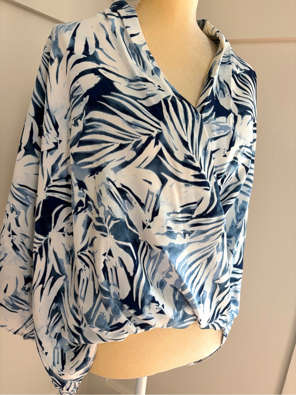 Alfani Blue and White Tropical Print Kimono style FauxWrap Top